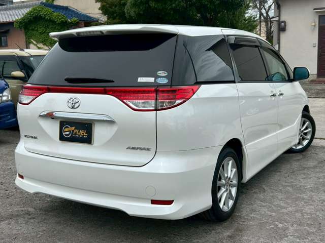 2010 Toyota Estima – thumbnail 4