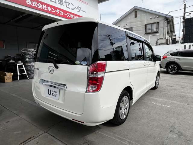2011 Honda Stepwgn – thumbnail 4