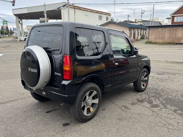 2011 Suzuki Jimny – thumbnail 4
