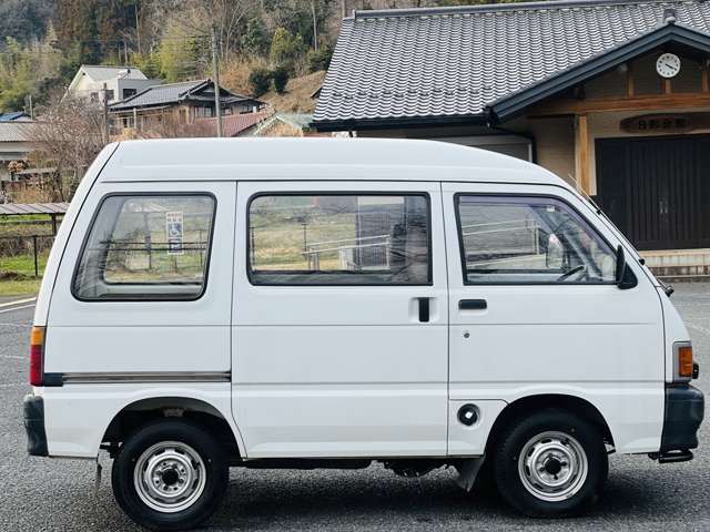 1992 Daihatsu Hijet Van – thumbnail 4