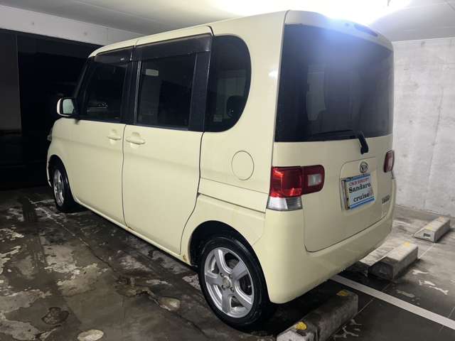 2010 Daihatsu Tanto – thumbnail 3