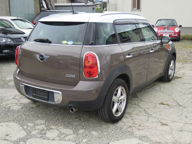 2011 MINI MINI Crossover – thumbnail 3