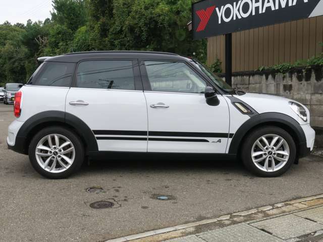 2011 MINI MINI Crossover – thumbnail 4