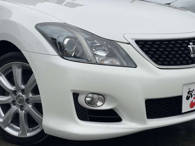 2010 Toyota Crown Athlete – thumbnail 4