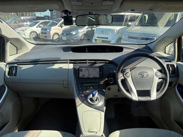 2011 Toyota Prius – thumbnail 2
