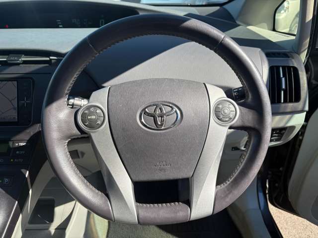 2011 Toyota Prius – thumbnail 3