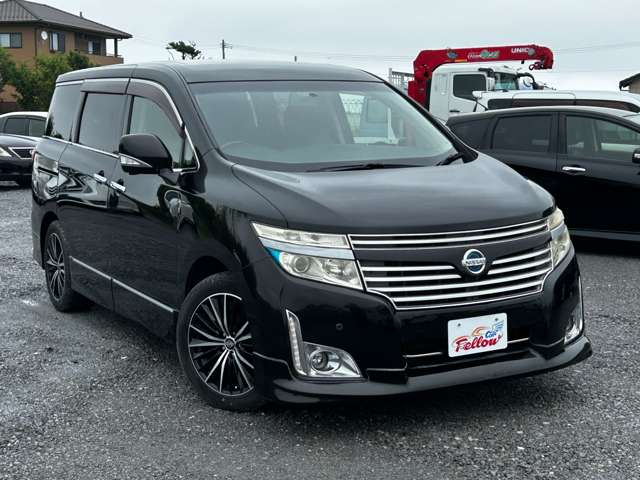 2011 Nissan Elgrand – thumbnail 4