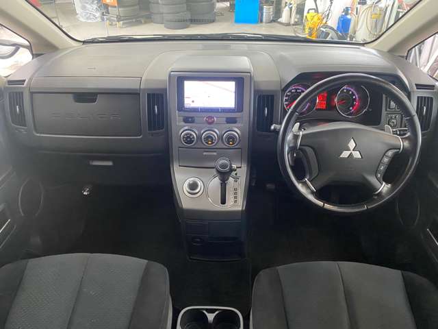 2008 Mitsubishi Delica D:5 – thumbnail 3