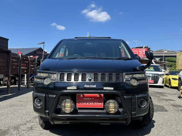 2008 Mitsubishi Delica D:5 – thumbnail 2