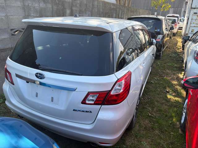 2011 Subaru Exiga – thumbnail 2