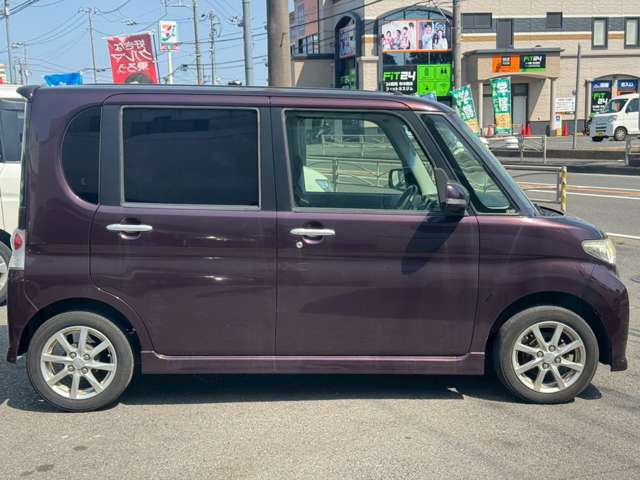2011 Daihatsu Tanto – thumbnail 4