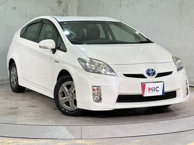 2011 Toyota Prius – thumbnail 2