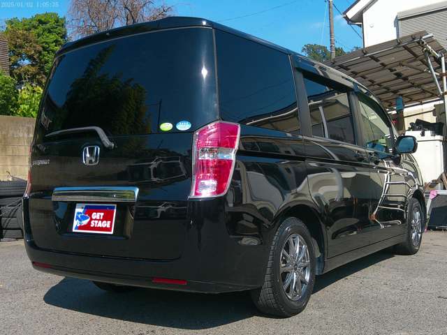 2011 Honda Stepwgn – thumbnail 2
