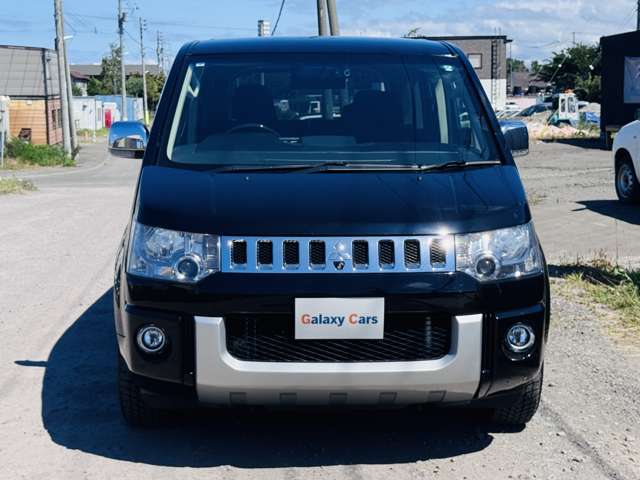 2011 Mitsubishi Delica D:5 – thumbnail 2