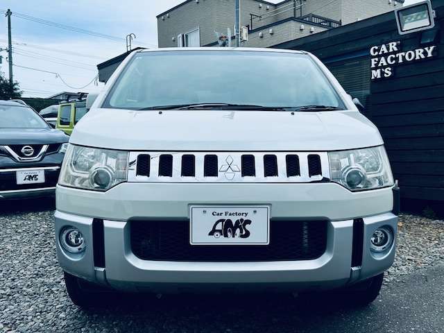 2011 Mitsubishi Delica D:5 – thumbnail 3