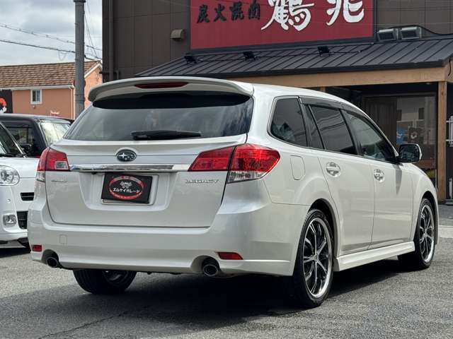 2011 Subaru Legacy Touring Wagon – thumbnail 3