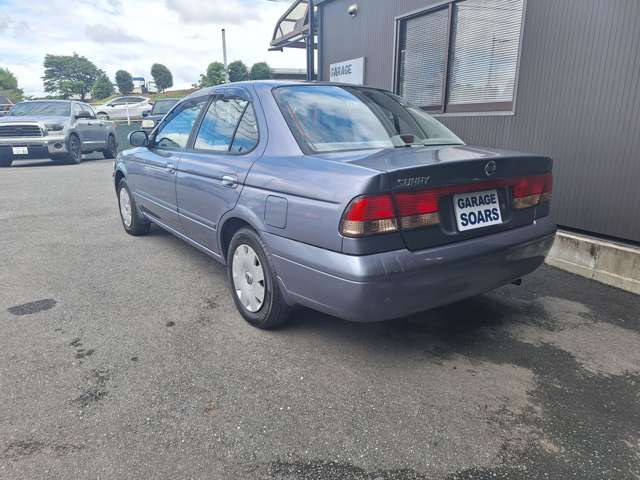 2004 Nissan Sunny – thumbnail 4