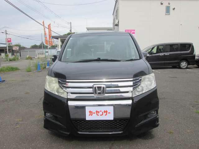 2011 Honda Stepwgn – thumbnail 2