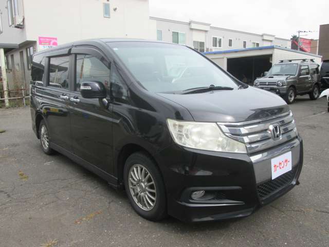 2011 Honda Stepwgn – thumbnail 3