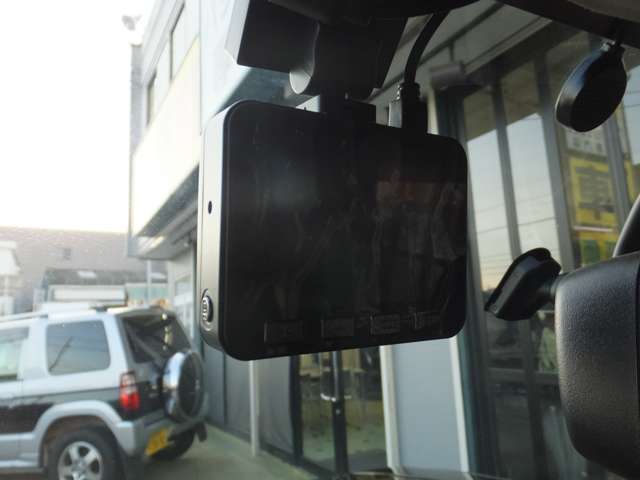 2011 Mitsubishi Pajero Mini – thumbnail 3
