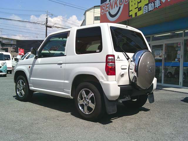 2011 Mitsubishi Pajero Mini – thumbnail 3
