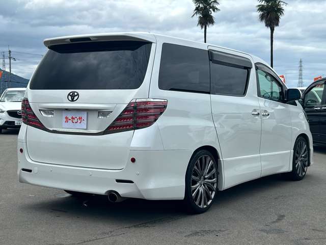 2010 Toyota Vellfire – thumbnail 2