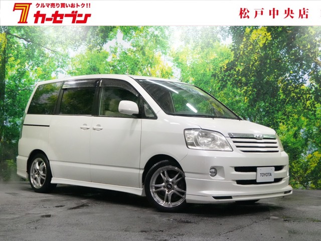 2004 Toyota Noah