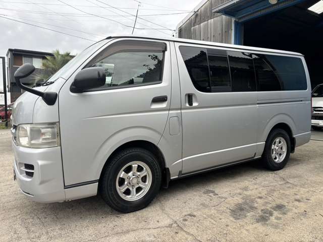 2007 Toyota Hiace – thumbnail 4