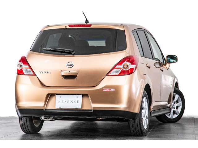 2010 Nissan Tiida – thumbnail 3