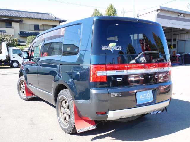 2007 Mitsubishi Delica D:5 – thumbnail 3