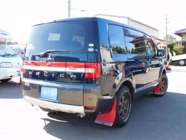 2007 Mitsubishi Delica D:5 – thumbnail 4