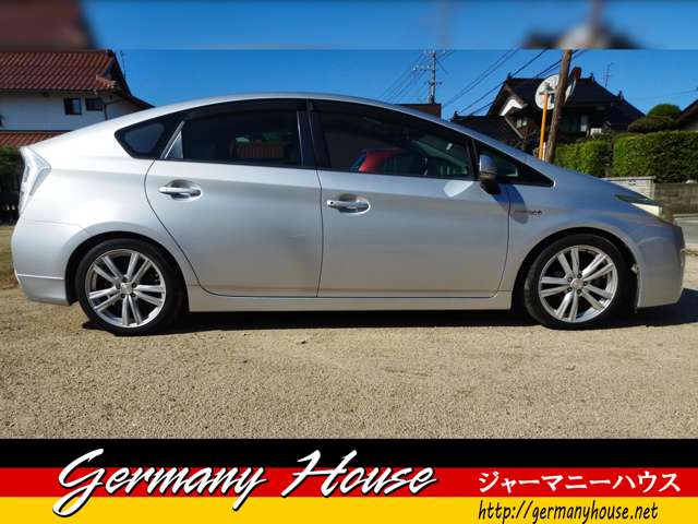 2011 Toyota Prius – thumbnail 4