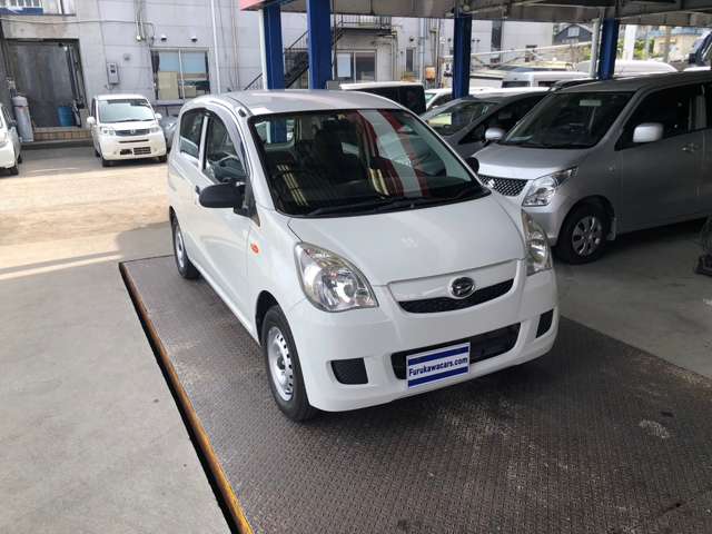 2011 Daihatsu Mira – thumbnail 3