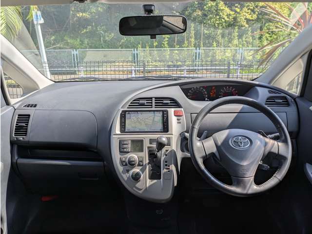 2008 Toyota Ractis – thumbnail 2