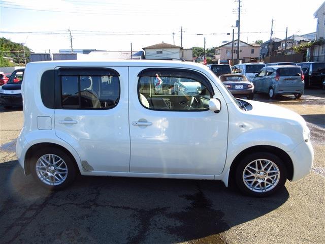 2011 Nissan Cube – thumbnail 4
