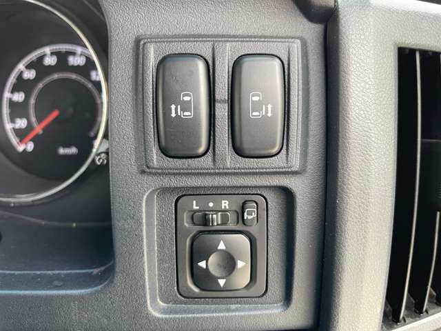 2011 Mitsubishi Delica D:5 – thumbnail 3