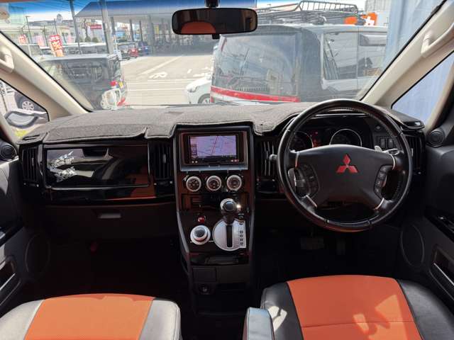 2007 Mitsubishi Delica D:5 – thumbnail 2