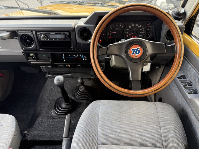 2002 Toyota Land Cruiser 70 – thumbnail 2