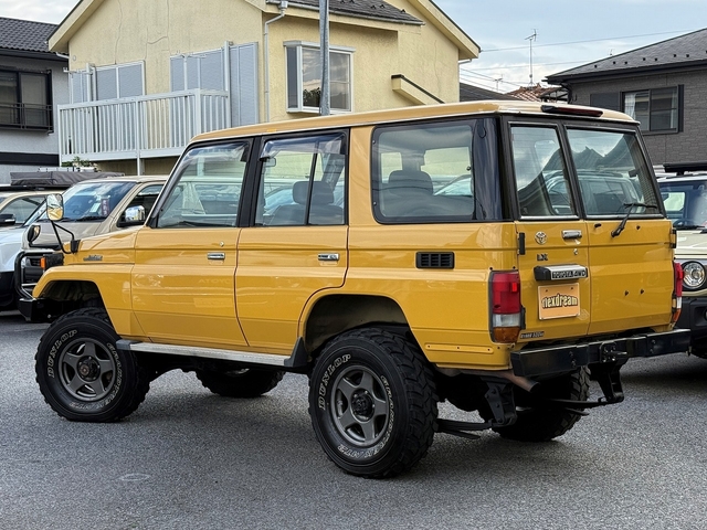 2002 Toyota Land Cruiser 70 – thumbnail 3