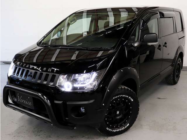 2010 Mitsubishi Delica D:5 – thumbnail 2