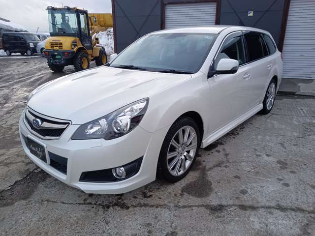 2011 Subaru Legacy Touring Wagon – thumbnail 2
