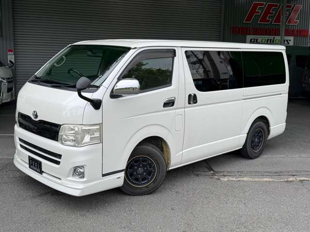 2011 Toyota Hiace – thumbnail 2