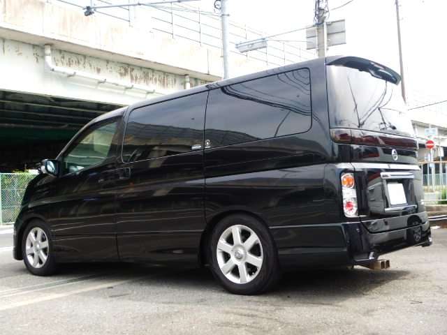 2007 Nissan Elgrand – thumbnail 2