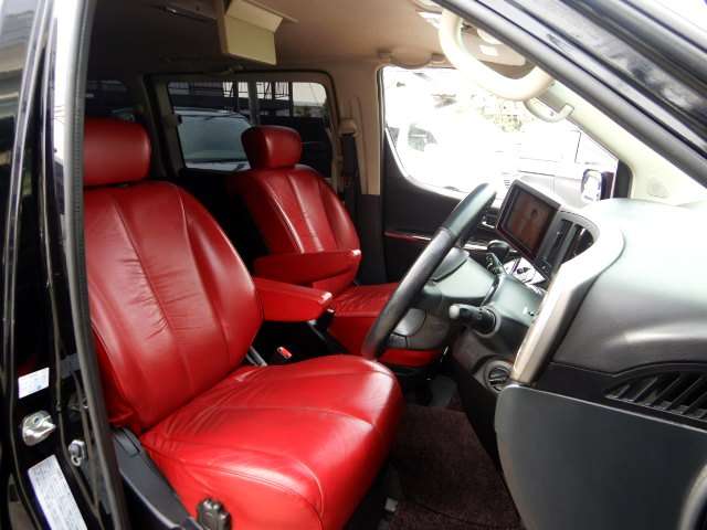 2007 Nissan Elgrand – thumbnail 3