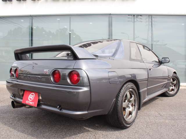 1993 Nissan Skyline GT-R – thumbnail 3