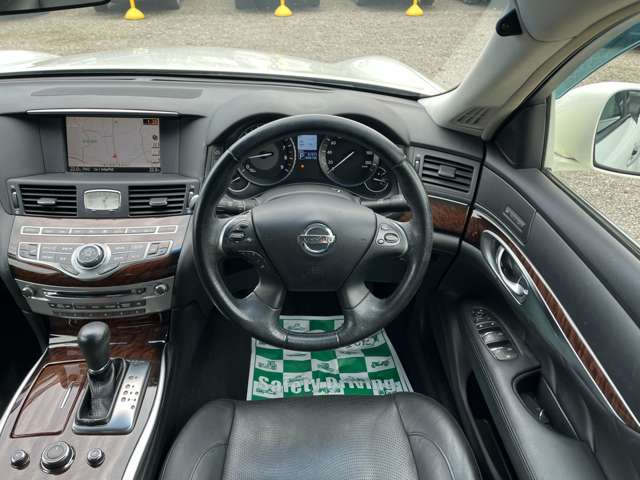 2010 Nissan Fuga – thumbnail 3