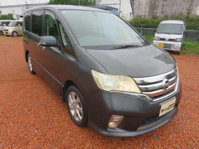 2011 Nissan Serena