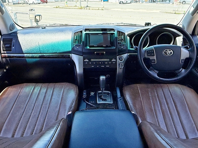 2007 Toyota Land Cruiser 200 – thumbnail 3