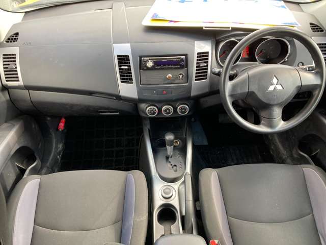 2010 Mitsubishi Outlander – thumbnail 2