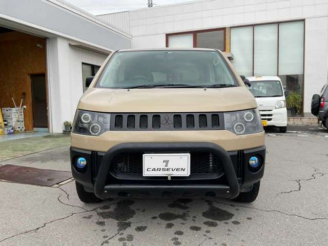 2009 Mitsubishi Delica D:5 – thumbnail 2